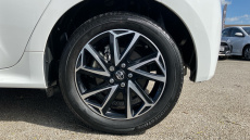 Toyota Yaris 1.5 Hybrid Design 5dr CVT Hybrid Hatchback